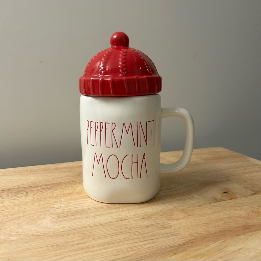 Rae Dunn Red and White Peppermint Mocha Holiday Christmas Mug with Toque Lid EUC